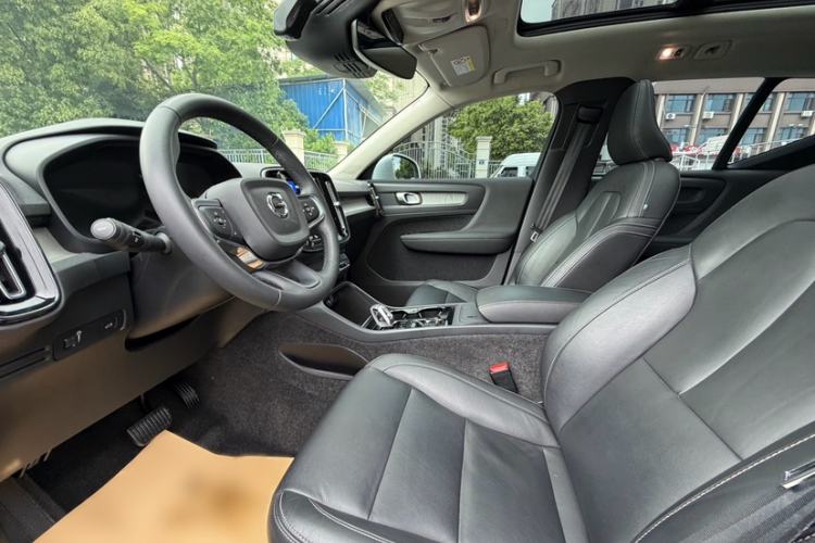 Used Volvo XC40 2022 T4 Four-Wheel Drive Smart & Luxurious Edition Interior 6