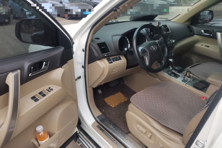 Used Toyota Highlander 2012 2.7L Two-Wheel Drive 7-Seater Luxury Edition
