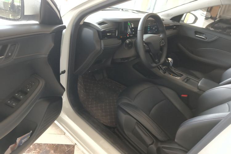 Used Roewe i5 2023 1.5L CVT Luxury Edition Driver Seat