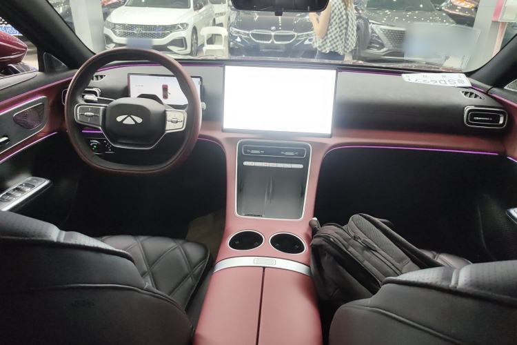 Used Chery Fengyun Fulwin A9L 2025 Model, Four-Wheel Drive High-Energy Peak Edition Center Console