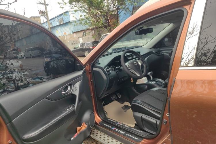 Used Nissan X-Trail 2014 2.0L CVT Comfort Edition 2WD Driver Seat