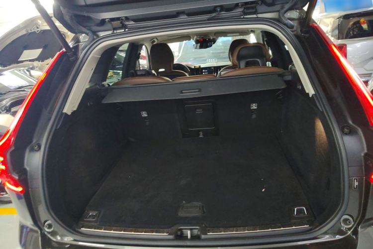 Used Volvo XC60 2019 T5 4x4 Zhiyuan Edition China VI Standard
