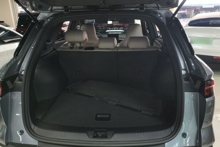 Used BYD Song Pro New Energy 2024 HONOR Edition DM-i 71KM Navigation Model Trunk