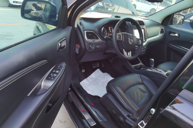 Used Dodge Journey 2016 2.4L Two-Wheel-Drive Touring Edition Interior 3