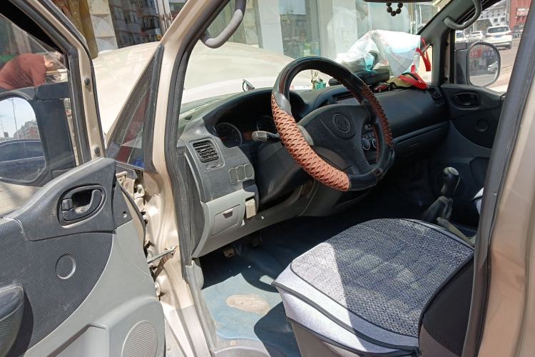 Used FORTHING Lingzhi 2013 M3 1.6L 7-Seater Comfort Model Driver Seat