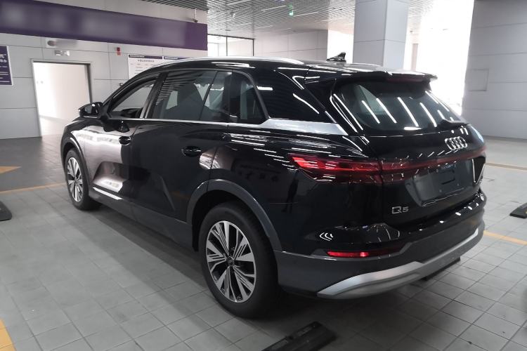 Used Audi Q5 e-tron 2023 40 e-tron Shining Edition Brocade Suit