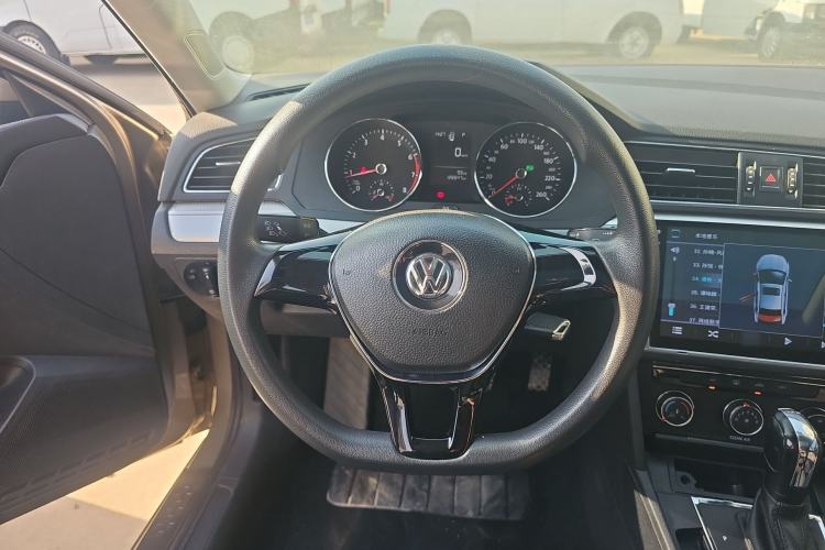 Used Volkswagen Lamando 2017 230TSI DSG Fashion Edition