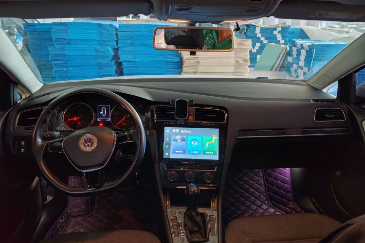 Used Volkswagen Golf 2016 180TSI Automatic Comfort Model
