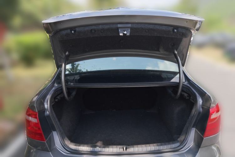 Used Volkswagen Bora 2013 1.6L Automatic Fashion Model