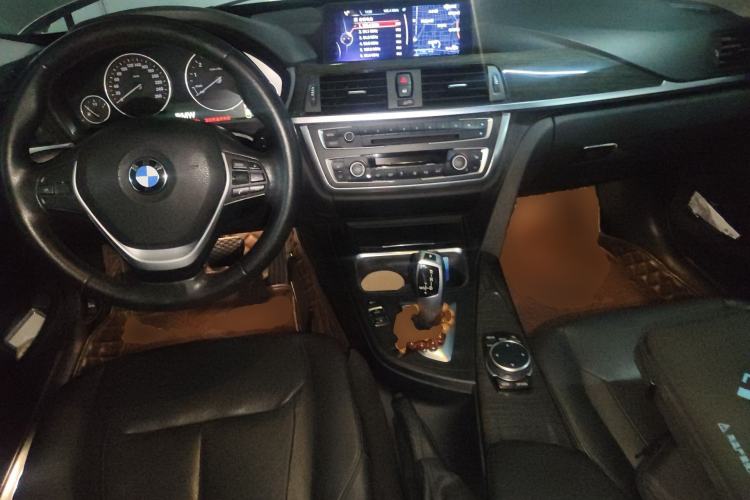 Used BMW 3 Series GT 2013 320i Sport Design Package Center Console