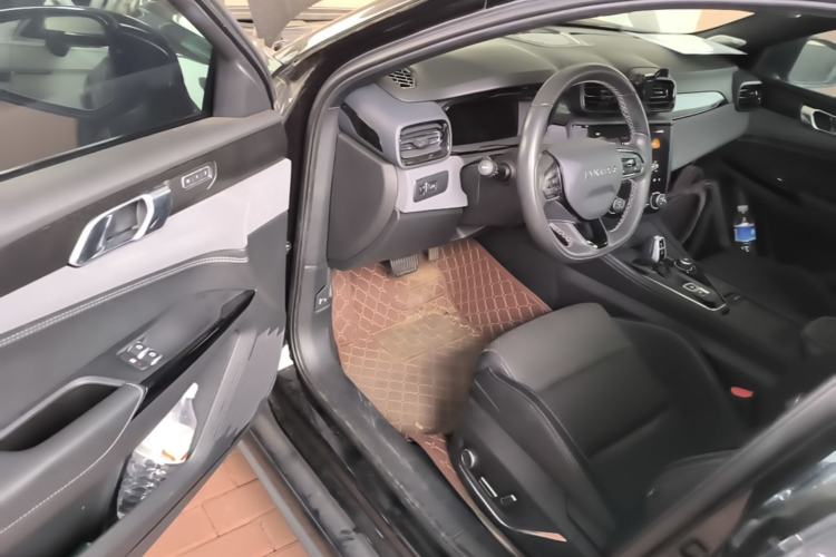 Used Lynk & Co 03 2022 2.0TD DCT JingPro Driver Seat