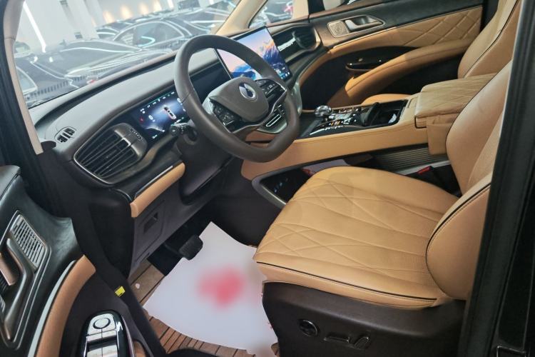 Used Denza D9 2024 DM-i 1050 Luxury Model