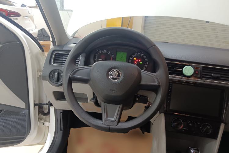 Used Skoda Rapid 2016 1.6L Automatic Chuanxing Edition
