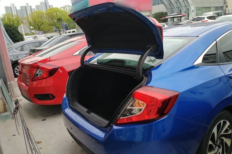 Used Honda Civic 2016 220TURBO CVT Luxury Edition Trunk