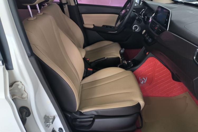 Used Baojun 310W 2017 1.5L Manual Fashion Model China V
