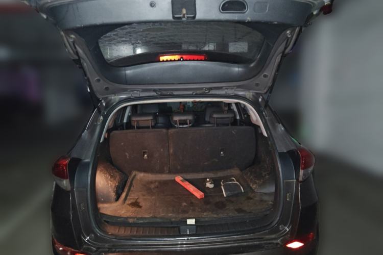 Used Hyundai Tucson 2015 1.6T Dual-Clutch Two-Wheel-Drive Smart Model Trunk