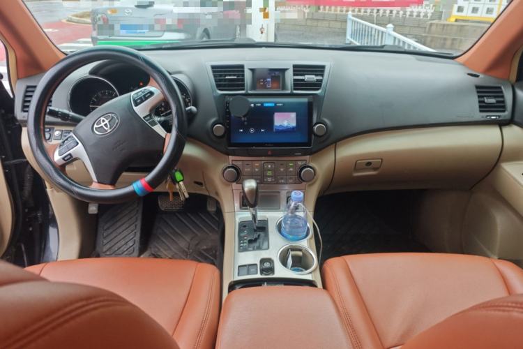 Used Toyota Highlander 2012 2.7L Two-Wheel Drive 7-Seater Luxury Edition
