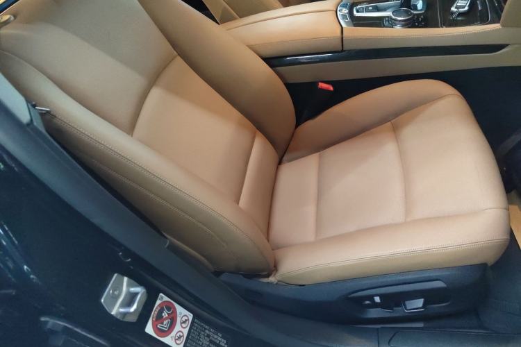 Used BMW 7 Series 2014 730Li Premium Edition Right Front Seat