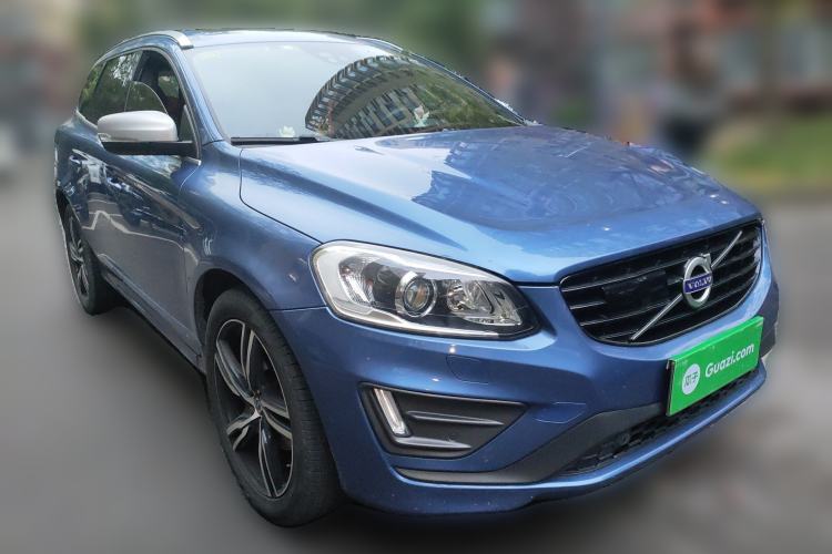 Used Volvo XC60 2017 T5 AWD Personalized Sport Upgrade Edition Front Right 45 Deg