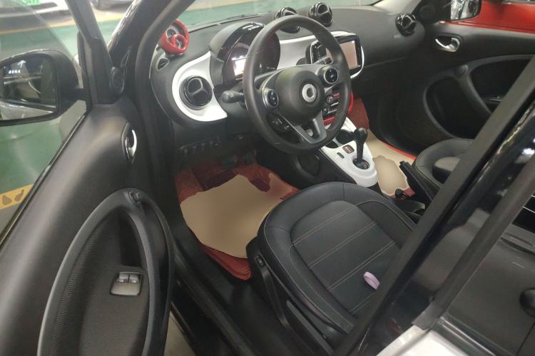 Used smart forfour 2016 0.9T 66 kW Pioneer Edition