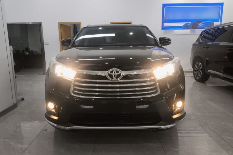 Used Toyota Highlander 2015 2.0T Two-Wheel Drive Luxury Edition 7 Seats Front
