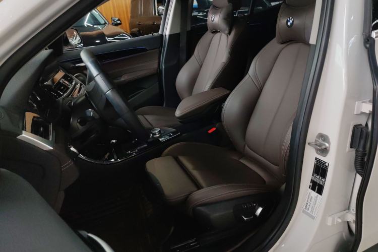 Used BMW X2 2023 sDrive25i M Sport Package Left Front Seat