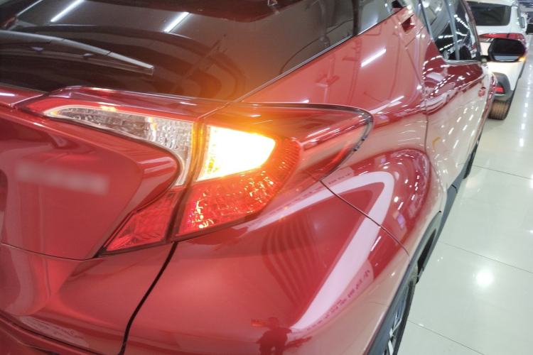 Used Toyota C-HR 2018 2.0L Leading Edition China V-standard
