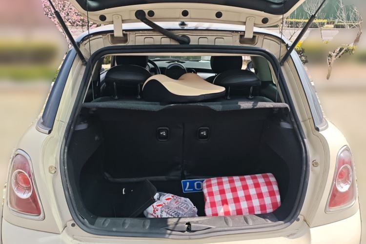 Used MINI 2011 1.6L ONE
