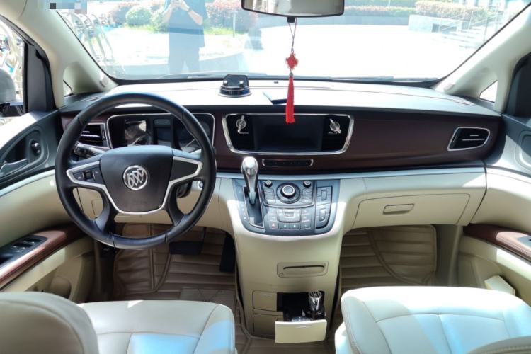 Used Buick GL8 2015 2.4L Luxury Business Premium Edition
