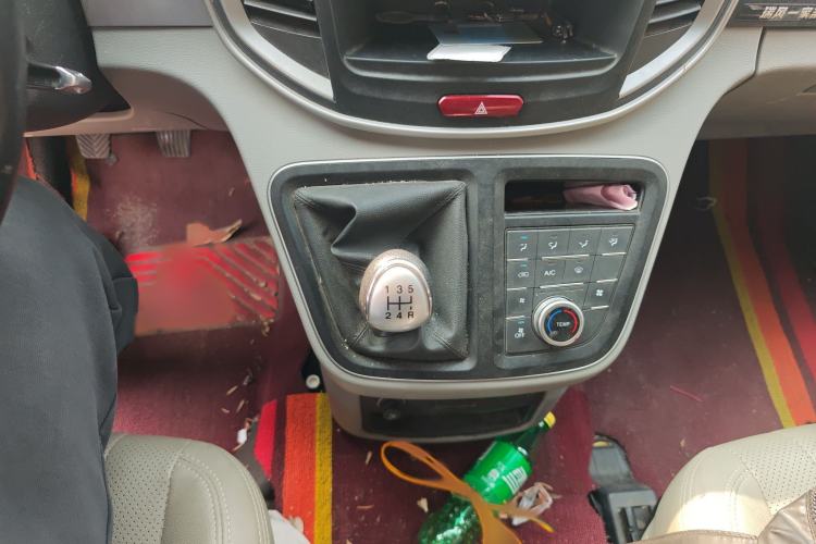 Used JAC Refine M4 2019 Business & Travel Series 2.0L Manual Comfort Model China VI Gear Lever