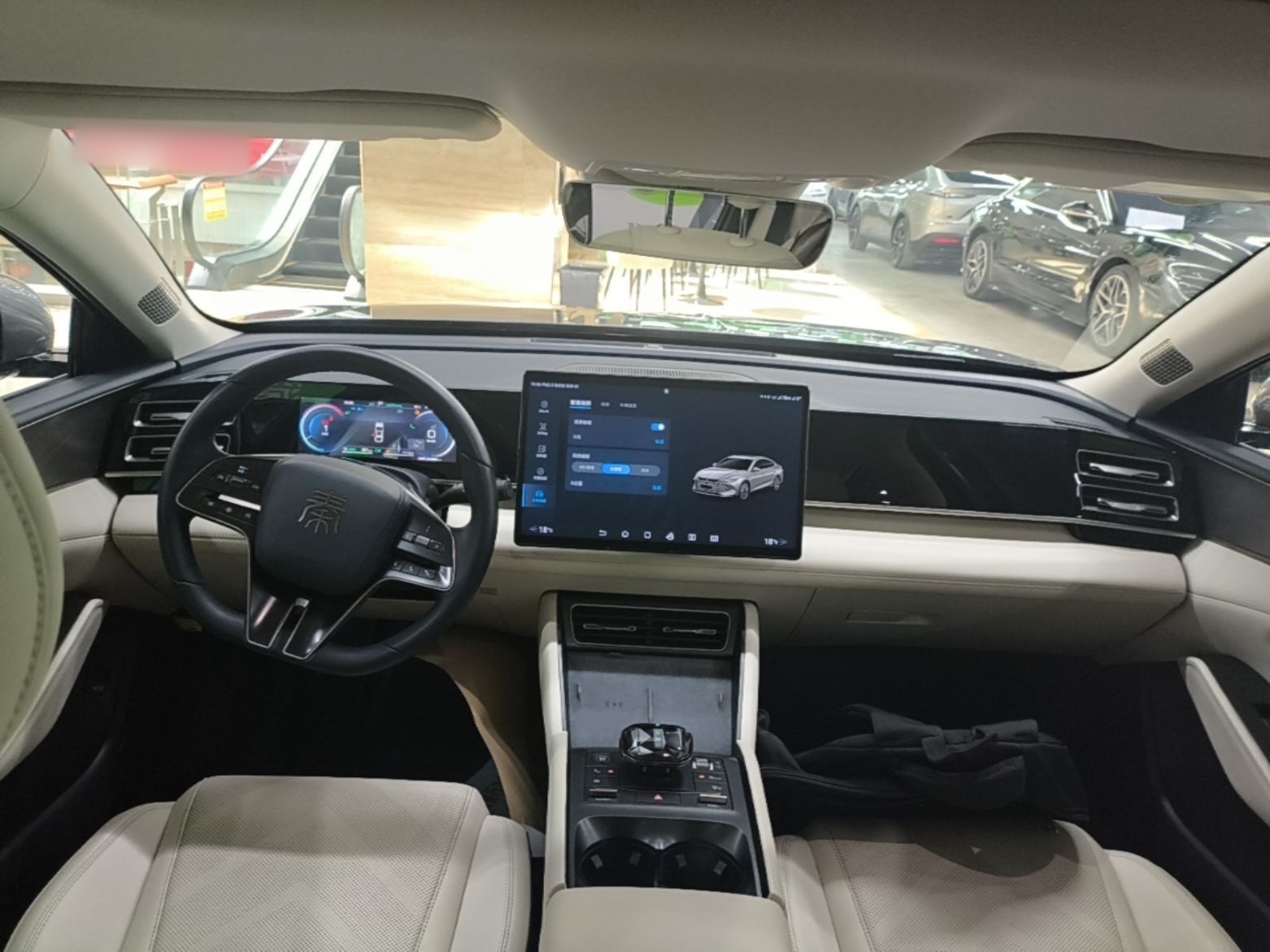 BYD Qin L 2024 DM-i 120KM Excellence Model — снимка 12