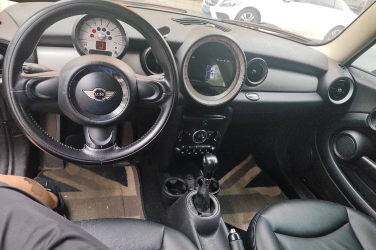 Used MINI 2011 1.6L ONE
