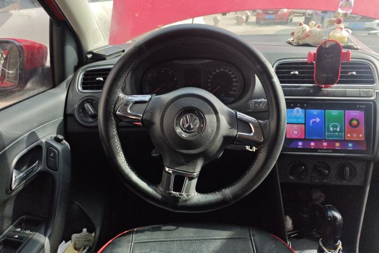 Used Volkswagen Polo 2013 1.6L Automatic Comfort Edition Steering Wheel