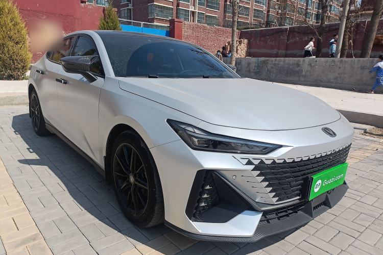 Used CHANGAN UNI-V 2022 1.5T Prestige Version
