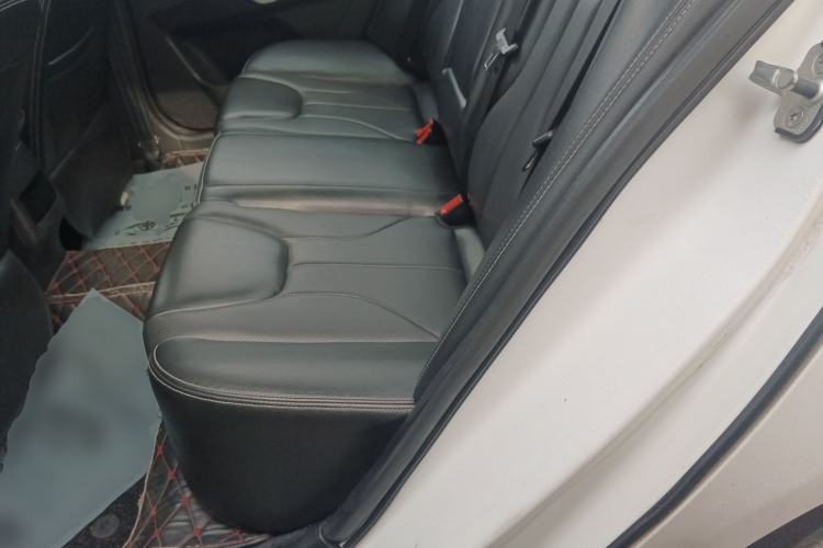 Used Geely Auto Emgrand 2016 Sedan 1.5L Manual Upward Edition Left Rear Seat