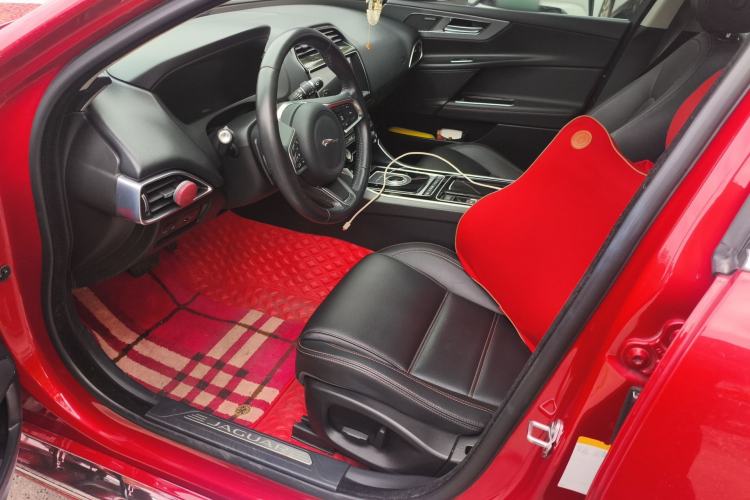 Used Jaguar XEL 2018 2.0T 200 PS Premium Edition Left Front Seat