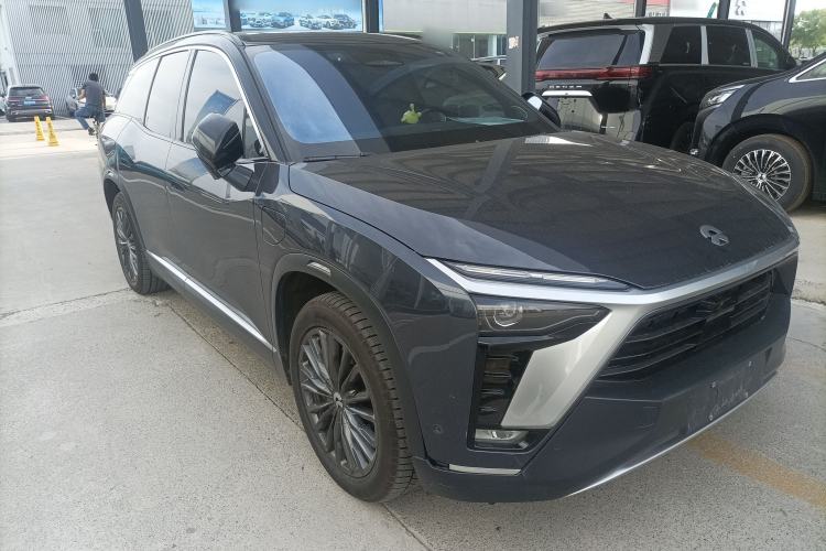 Used Nio ES8 2022 100kWh Signature Edition Six-Seater Front Right 45 Deg