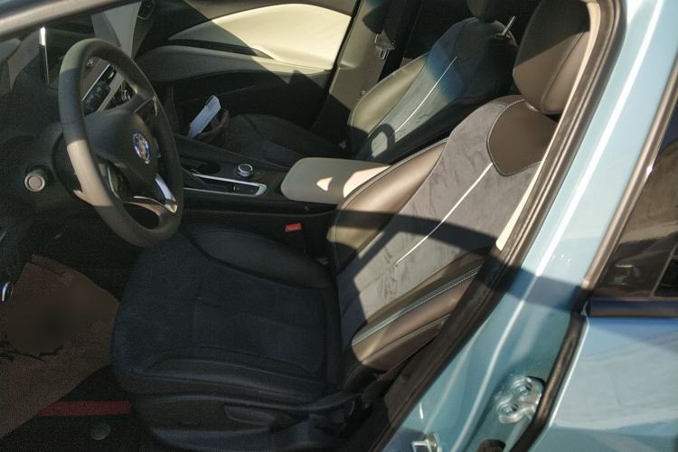 Used Buick Velite 6 2020 Plug-in Hybrid Connected Fashion Model
