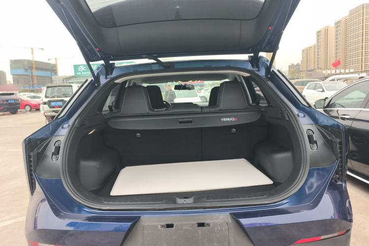 Used Venucia V 2021 260T Idol Edition Trunk