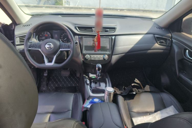 Used Nissan X-Trail 2017 2.0L CVT Comfort Edition 2WD Center Console