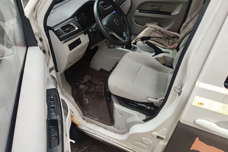 Used Jinbei New Hiace X30L 2018 1.5L Box Truck Wealth Edition DLCG14 Driver Seat