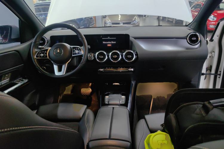 Used Mercedes-Benz B-Class 2021 B 180 Fashion Model Center Console