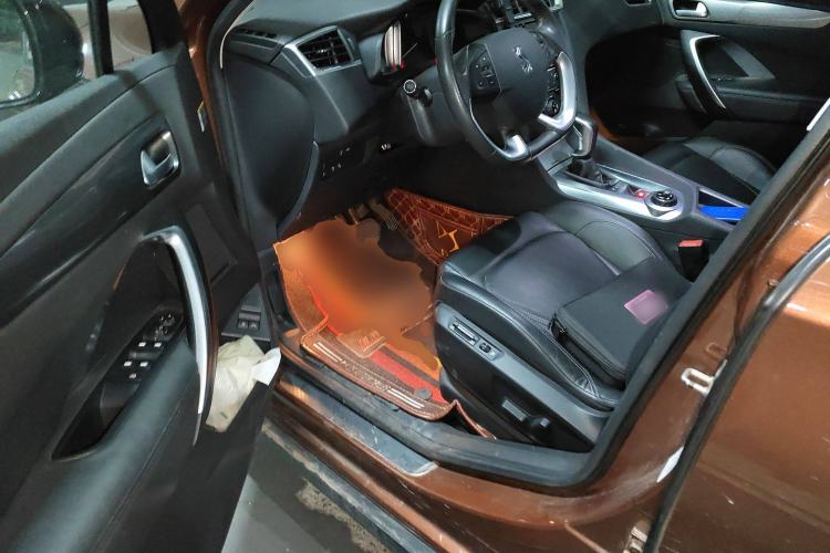 Used DS 6 2016 1.6T Luxury Edition THP160
