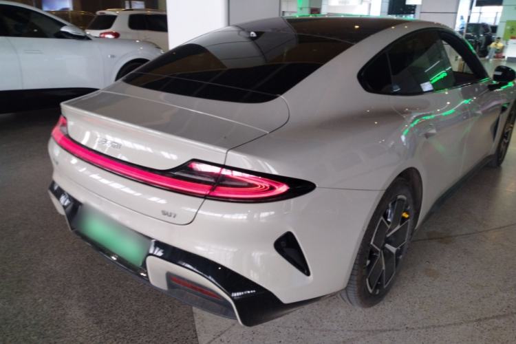 Used Xiaomi Auto SU7 2024 Rear-Drive Long-Range Intelligent Driving Version
