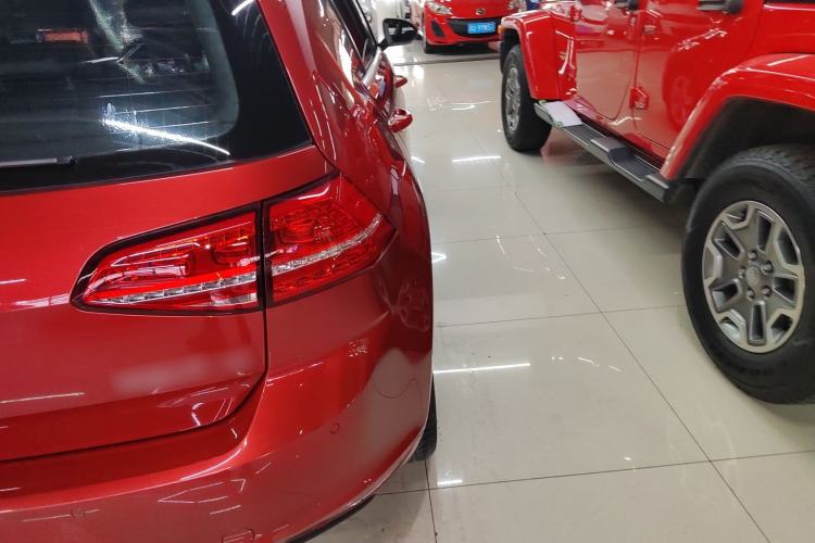 Used Volkswagen Golf 2015 1.4TSI Automatic Luxury Model Exterior 3