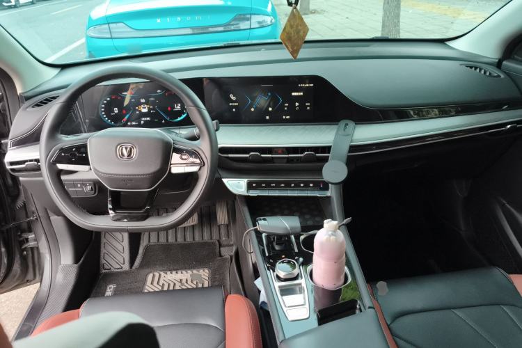 Used CHANGAN Eado 2023 Changan Edition PLUS Blue Whale NE 1.4T GDI DCT Prestige Version Center Console