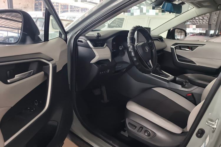 Used Toyota RAV4 2020 2.0L CVT 4x4 Trend Edition
