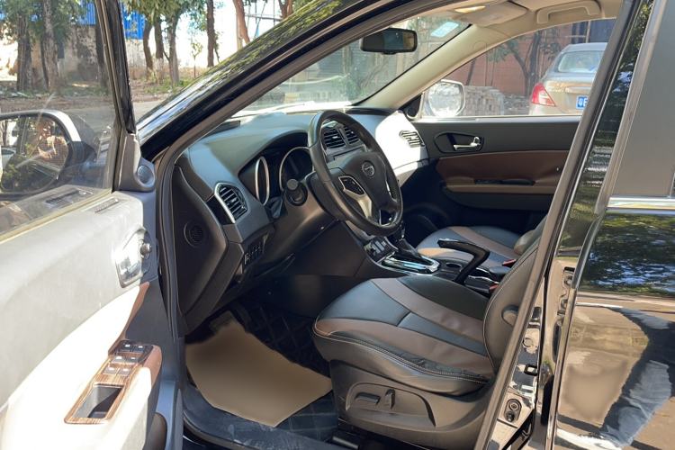 Used GAC Trumpchi GS5 Super 2015 1.8T Automatic Two-Wheel Drive Elite Edition Interior 7