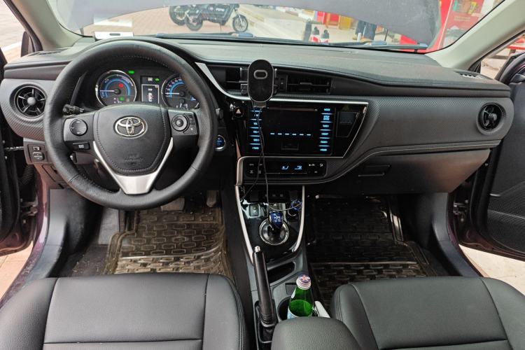 Used Toyota Levin 2017 Revised Dual-Engine 1.8H GS E-CVT Elite Sunroof Version China V Standard Center Console