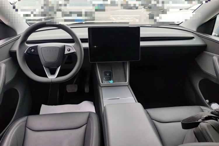 Used Tesla Model Y 2025 Rear-Wheel-Drive Version
